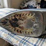 Farba karbónových usadenín na žehličke vám napovie o vašich chybách pri žehlení farba-karbonovych-usadenin-na-zehlicke-vam-napovie-o-vasich-chybach.webp.webp