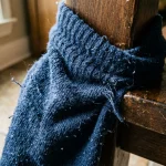 Neustála túžba poškriabať si členky môže byť skrytým signálom tela o jednoduchom nedostatku starostlivosti alebo vonkajšieho podráždenia. neustala-tuzba-poskriabat-si-clenky-moze-byt-skrytym-signalom-tela.webp.webp