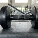 Pulzovanie v žalúdku počas cvičenia môže byť veľmi prekvapivé až desivé, no skúsení fitness nadšenci a vyznávači tradičných metód poznajú jednoduchý spôsob, ako rozlúštiť tento telesný signál a využiť ho na zlepšenie svojich výsledkov. pulzovanie-v-zaludku-pocas-cvicenia-moze-byt-velmi-prekvapive-az.webp.webp